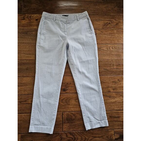 Lands' End Seersucker Straight Leg Crop In Blue Stripe Women's 2 EUC Nautical - Picture 1 of 8